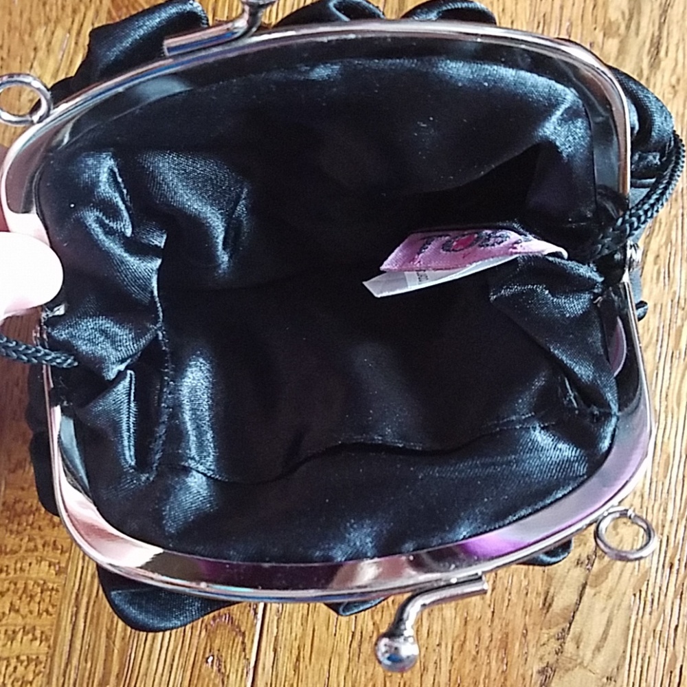 Tiny black kid's purse - Picture 3 of 3